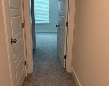 706 Barbour Farm Lane - Photo Thumbnail 15