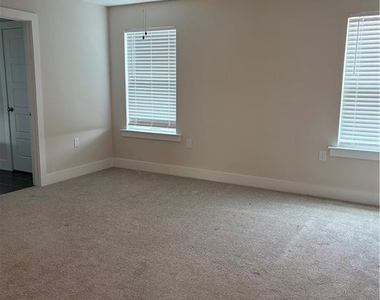 706 Barbour Farm Lane - Photo Thumbnail 17