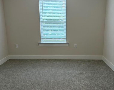 706 Barbour Farm Lane - Photo Thumbnail 16