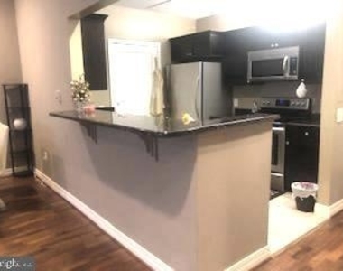 1600 Arch Street - Photo Thumbnail 3