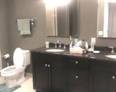 1600 Arch Street - Photo Thumbnail 10