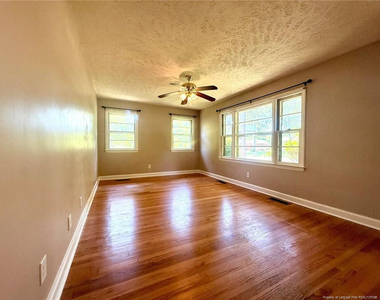 1914 Cherokee Drive - Photo Thumbnail 2