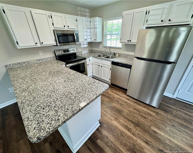 503 E 18th Street - Photo Thumbnail 10