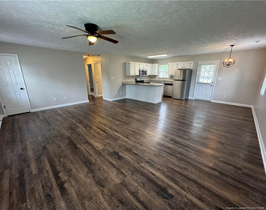 503 E 18th Street - Photo Thumbnail 3