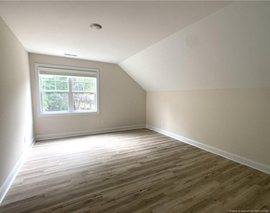 2421 Colgate Drive - Photo Thumbnail 9