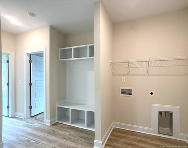 2421 Colgate Drive - Photo Thumbnail 5