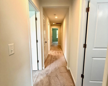 1037 Lakebrink Drive - Photo Thumbnail 28