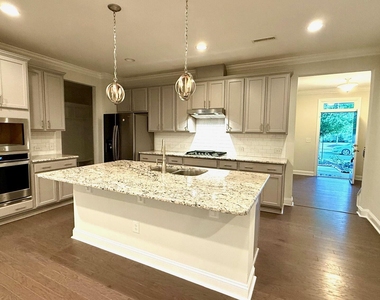 1037 Lakebrink Drive - Photo Thumbnail 5