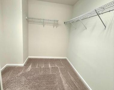 1037 Lakebrink Drive - Photo Thumbnail 19