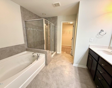 1037 Lakebrink Drive - Photo Thumbnail 17