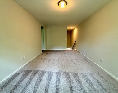 1037 Lakebrink Drive - Photo Thumbnail 32