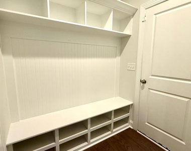 1037 Lakebrink Drive - Photo Thumbnail 15