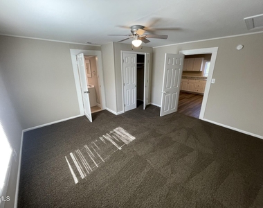 322 E Perry Avenue - Photo Thumbnail 11