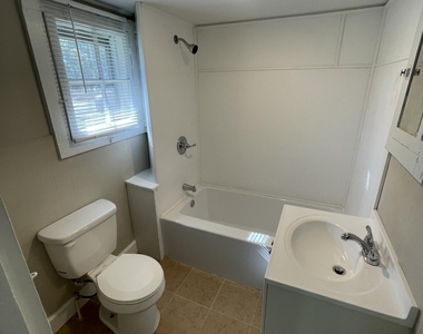 322 E Perry Avenue - Photo Thumbnail 13