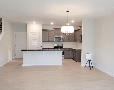 7809 Flatrock Park Drive - Photo Thumbnail 8