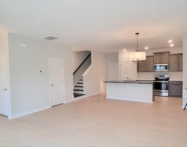 7809 Flatrock Park Drive - Photo Thumbnail 4