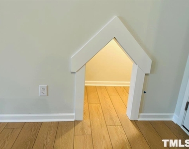 7809 Flatrock Park Drive - Photo Thumbnail 3