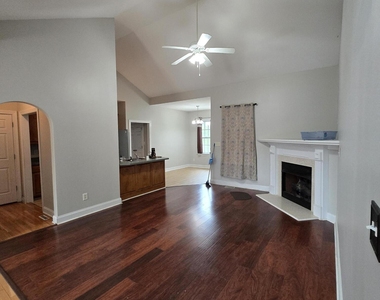 18 Castlewood Drive - Photo Thumbnail 2