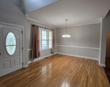 18 Castlewood Drive - Photo Thumbnail 1