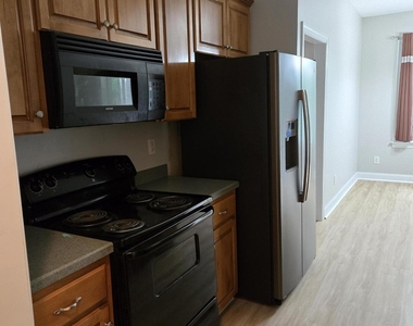 18 Castlewood Drive - Photo Thumbnail 4