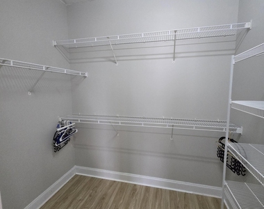 18 Castlewood Drive - Photo Thumbnail 6