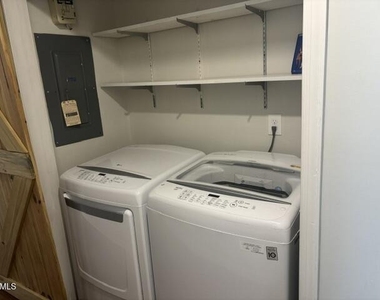 1437 Huntly Court - Photo Thumbnail 16