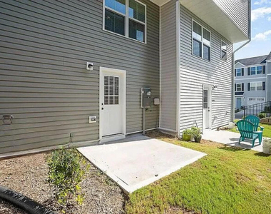 3003 Soft Breeze Drive - Photo Thumbnail 3