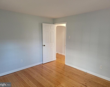 230 N Essex Avenue - Photo Thumbnail 13
