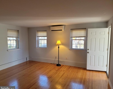 230 N Essex Avenue - Photo Thumbnail 2