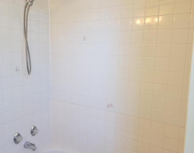 111 Iona Avenue - Photo Thumbnail 12