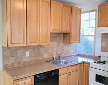 111 Iona Avenue - Photo Thumbnail 2