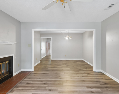 7926 Brown Bark Place - Photo Thumbnail 3