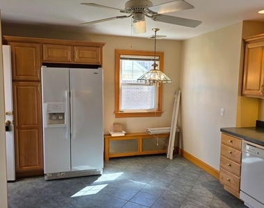 605 S Eagle Road - Photo Thumbnail 2