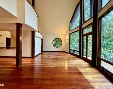 5820 Ten Springs Lane - Photo Thumbnail 4
