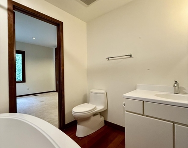 5820 Ten Springs Lane - Photo Thumbnail 15