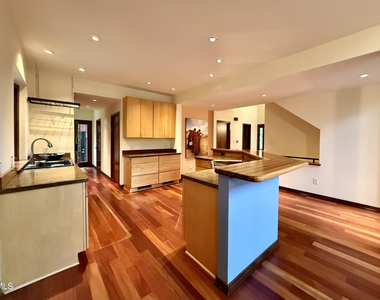 5820 Ten Springs Lane - Photo Thumbnail 8