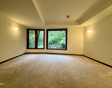 5820 Ten Springs Lane - Photo Thumbnail 32