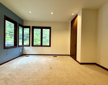 5820 Ten Springs Lane - Photo Thumbnail 14
