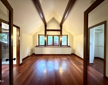 5820 Ten Springs Lane - Photo Thumbnail 17