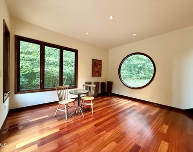 5820 Ten Springs Lane - Photo Thumbnail 11