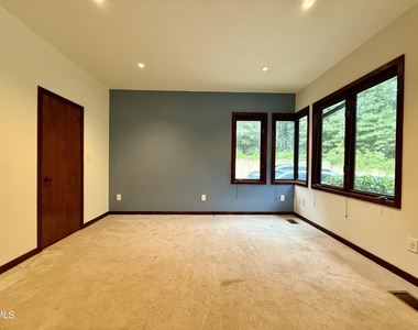 5820 Ten Springs Lane - Photo Thumbnail 12