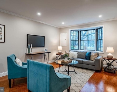 313 Albans Court - Photo Thumbnail 3