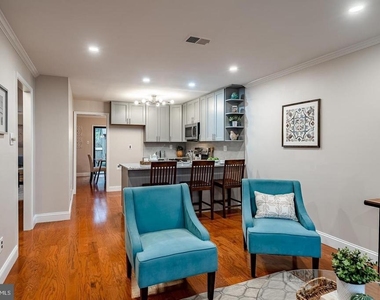 313 Albans Court - Photo Thumbnail 6