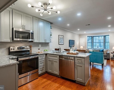 313 Albans Court - Photo Thumbnail 4