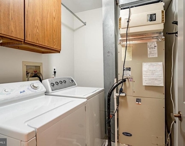 313 Albans Court - Photo Thumbnail 15