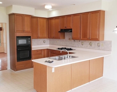 14 Hayworth Circle - Photo Thumbnail 1