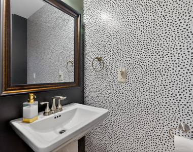 807 Cook Road - Photo Thumbnail 5