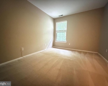 3705 Waltham Court - Photo Thumbnail 9