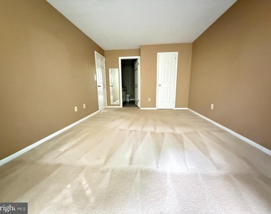 3705 Waltham Court - Photo Thumbnail 6