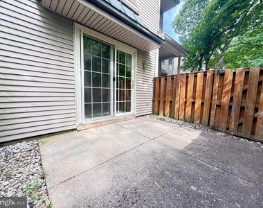 3705 Waltham Court - Photo Thumbnail 13